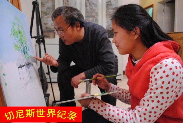 世界上培育一名少儿取得绘画成就最高的华人导师熊建林